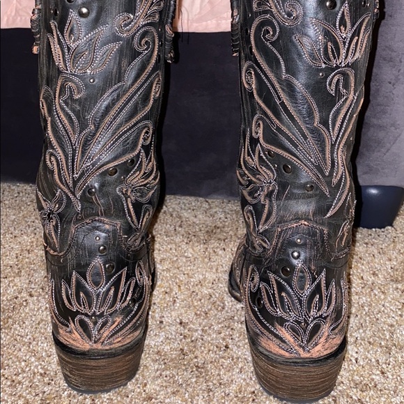 Women’s cowboy boots. - Picture 2 of 5